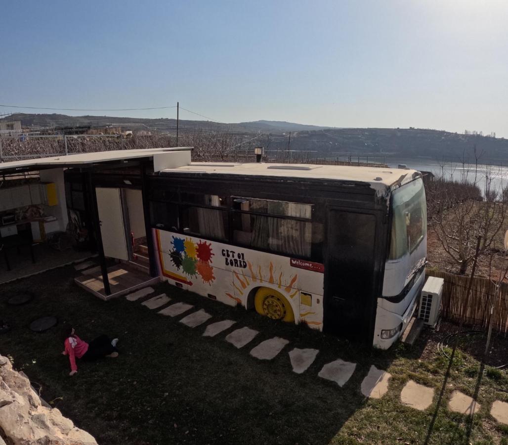 Apartamento The Bus Majdal Shams Exterior foto