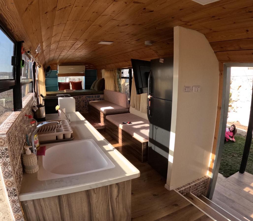 Apartamento The Bus Majdal Shams Exterior foto