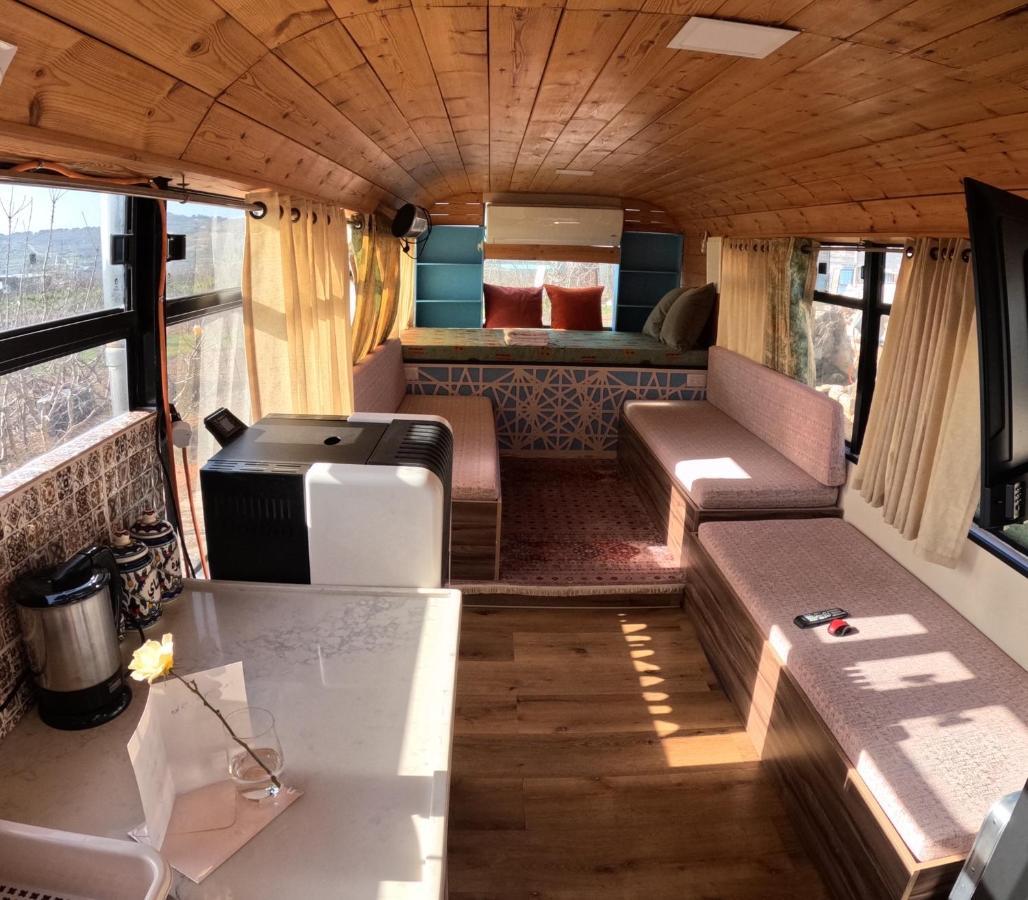 Apartamento The Bus Majdal Shams Exterior foto