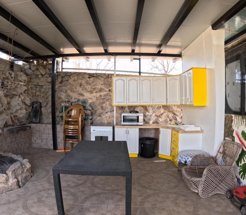 Apartamento The Bus Majdal Shams Exterior foto